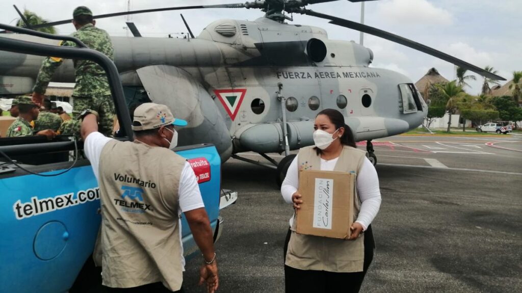 Fundación Carlos Slim, TELMEX y Telcel envían 13 toneladas de ayuda a Oaxaca Foto: Especial