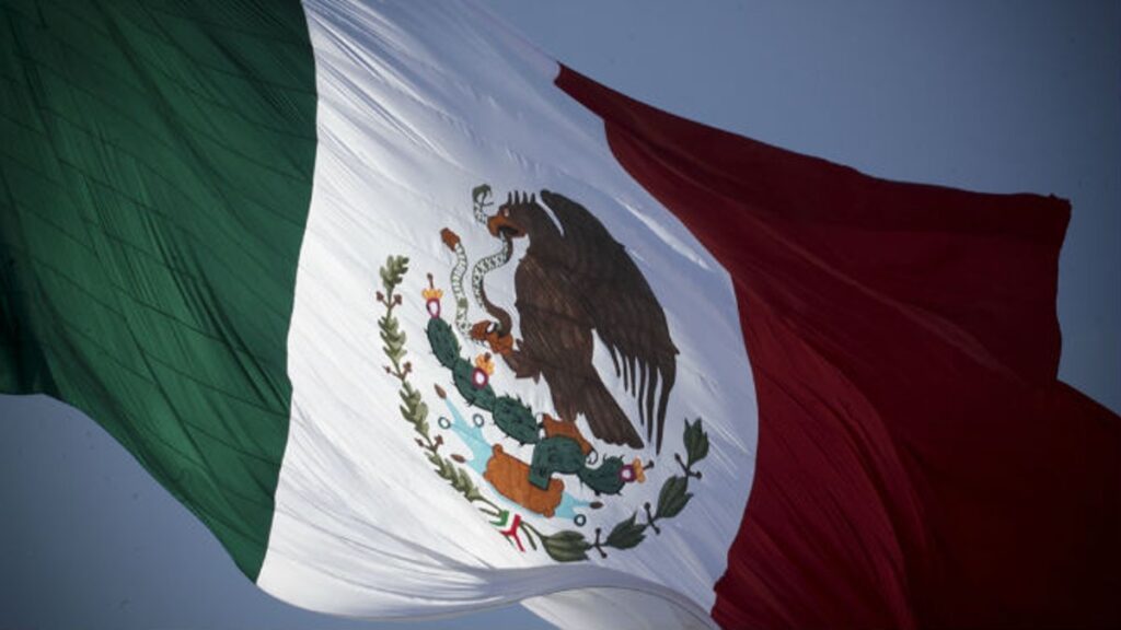 ¿Quién oficializó el Día de la Bandera mexicana? | 24 de febrero Foto: Especial